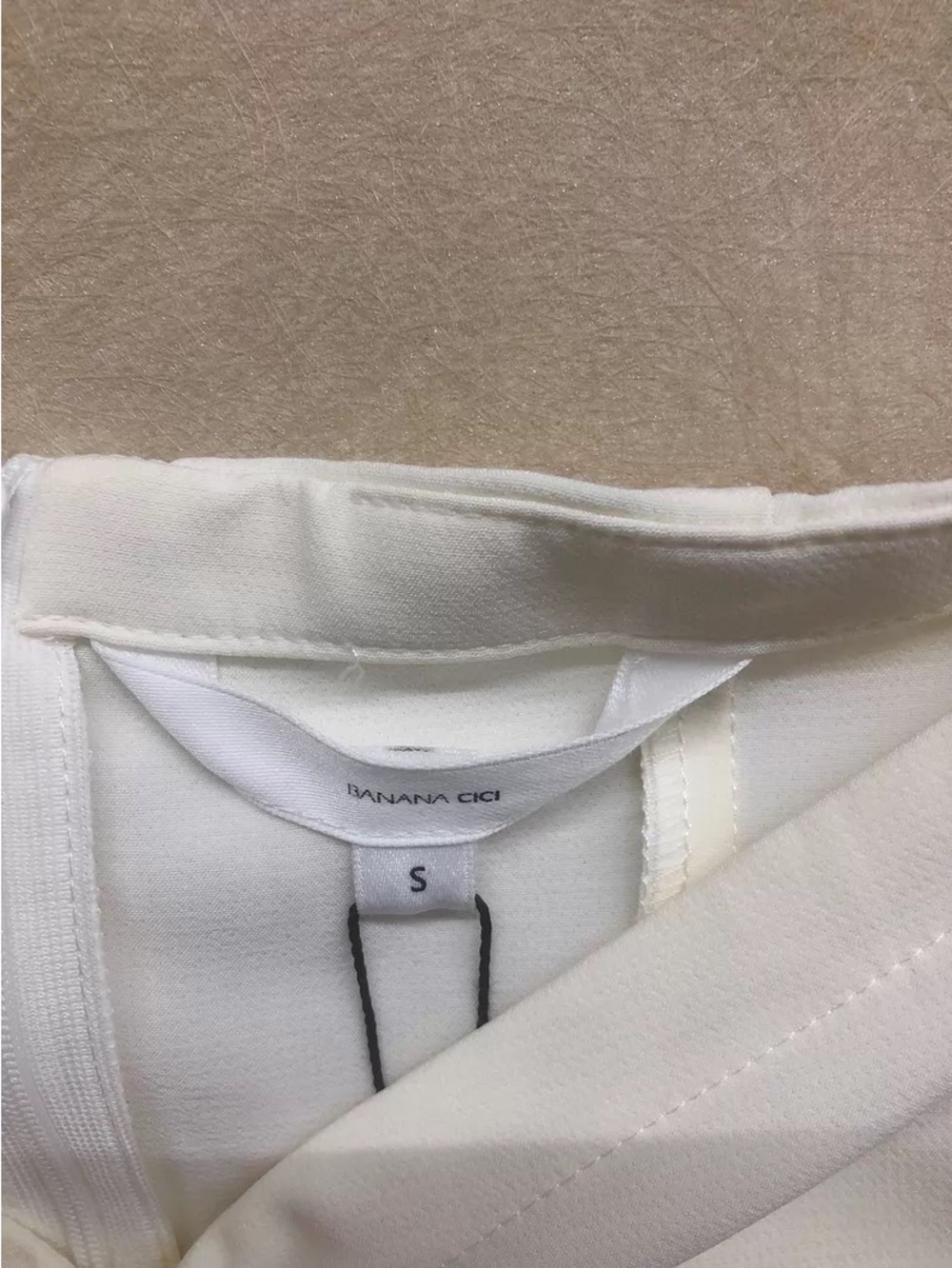Banana Republic White Blouse - Picture 2 of 3